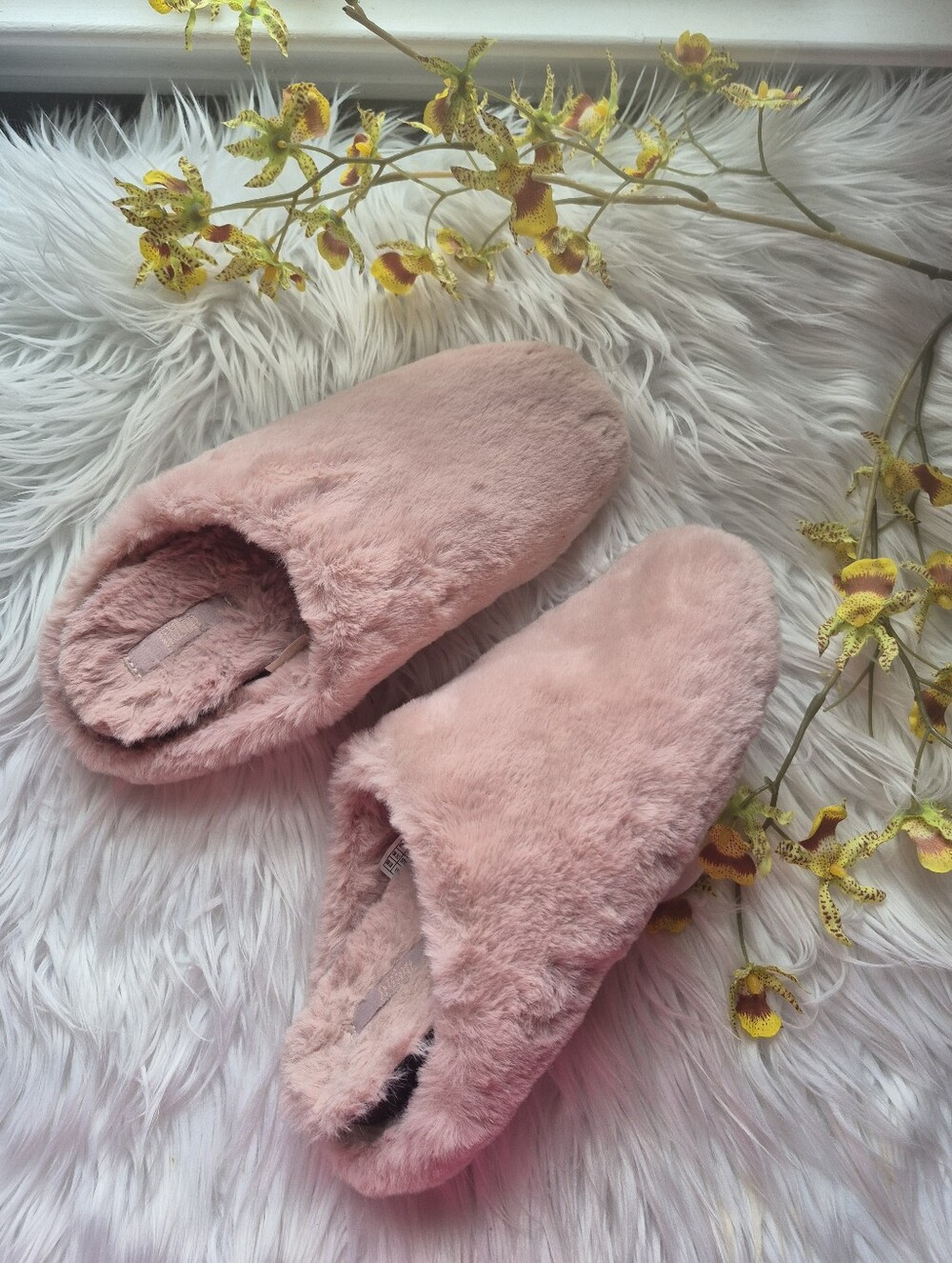 Plush Pink Women's Slip-On House Slippers